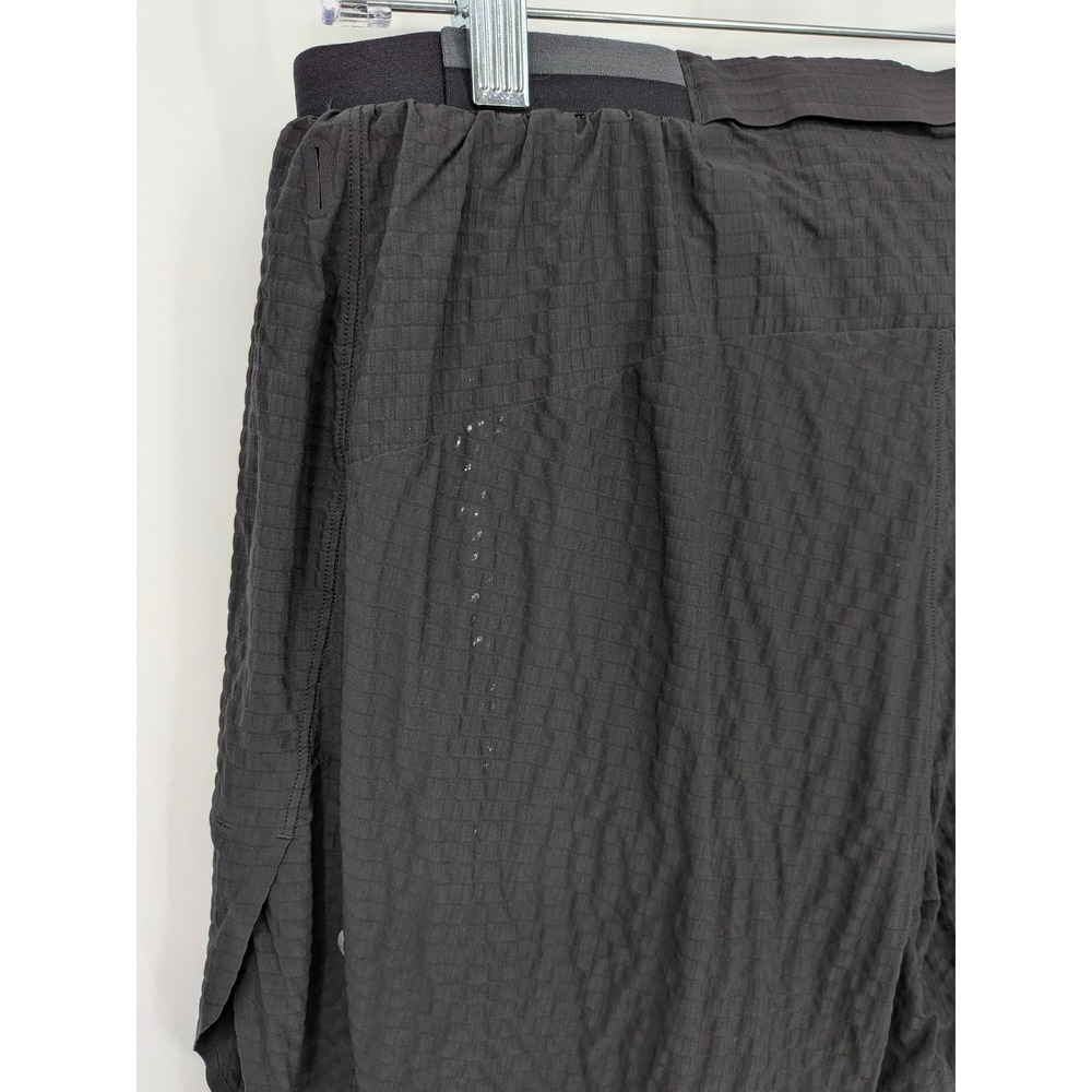 Lululemon Surge Lined Short Mens Large Black Seersucker Running Athletic Active - Picture 5 of 9